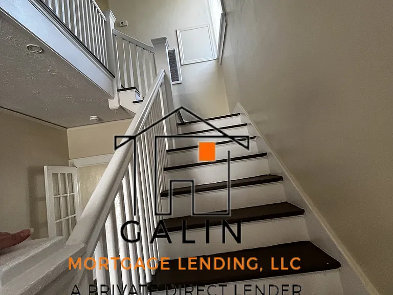 625 W 39th St — Photo 12