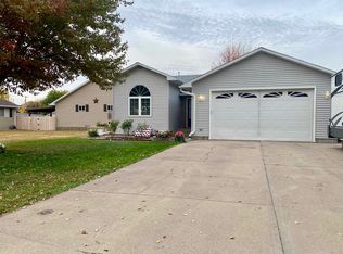 726 S Minnesota Ave, Hastings, NE 68901