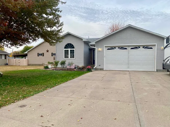 726 S Minnesota Ave, Hastings, NE 68901