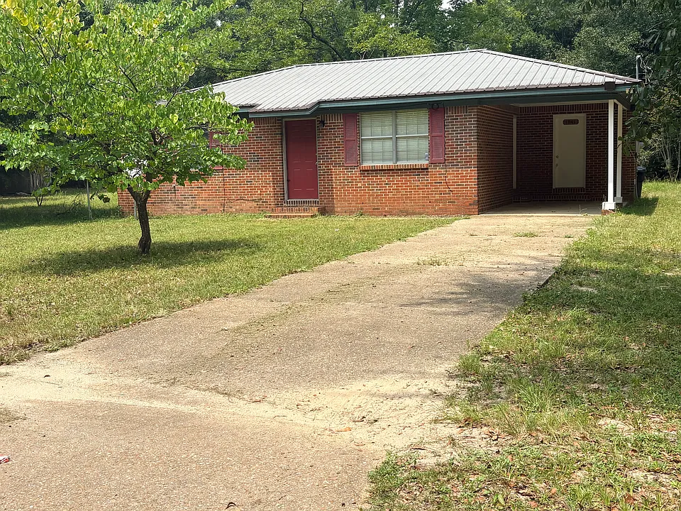 1841 County Highway 183 S