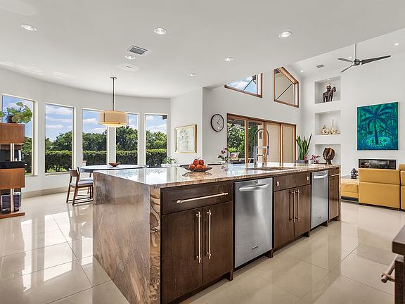 4th image of 10027 Hillsdale Ln