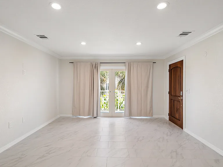 1907 Gulf Way #3 — Photo 7