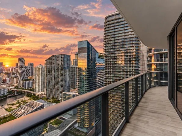 55 SW 9th St, Miami, FL