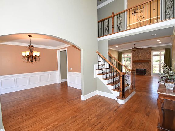 3rd image of 10306 Lady Grace Ln