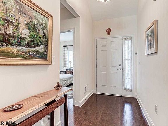 5th image of 277 Beacon Cir