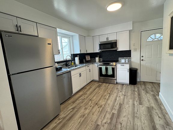 5th image of 6814 E Pinchot Ave APT B