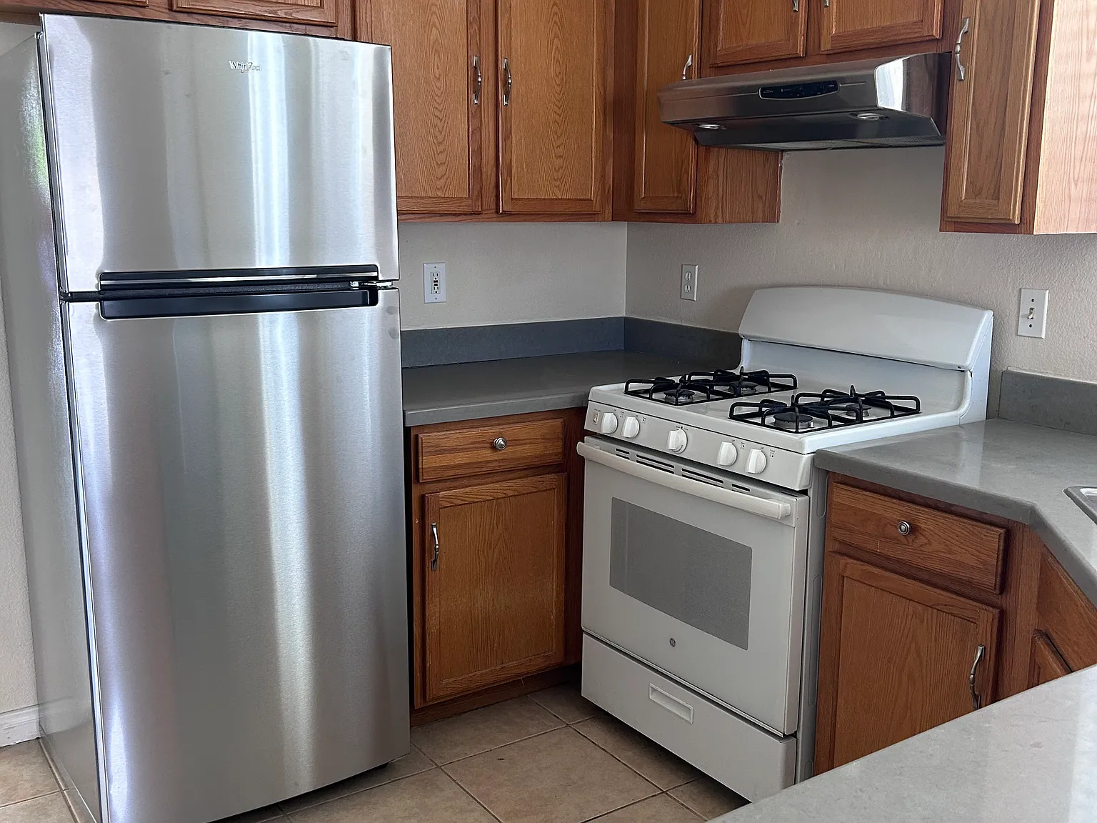 3 bed, 2.5 bath, 1800 sqft, $1,995 — Photo 4