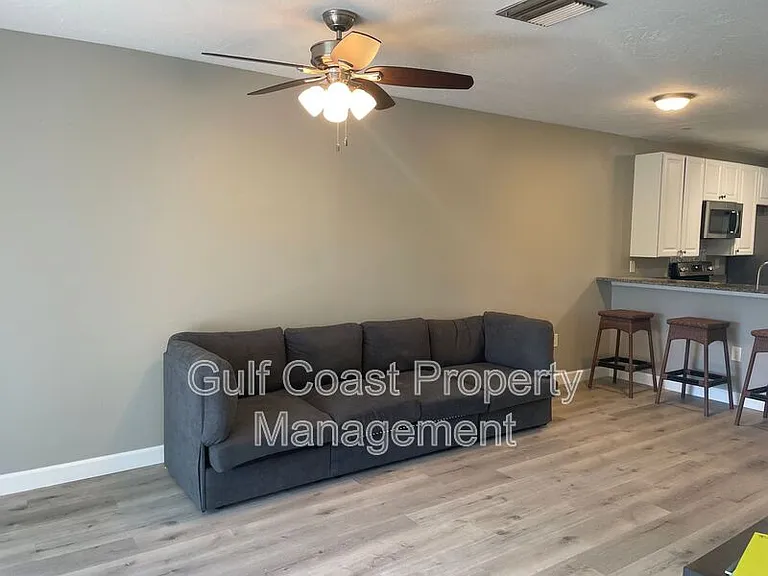2124 N Tamiami Trl #102 — Photo 8