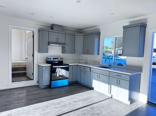 1500 1/2 Minnehaha St, Mission Hills, CA 91345