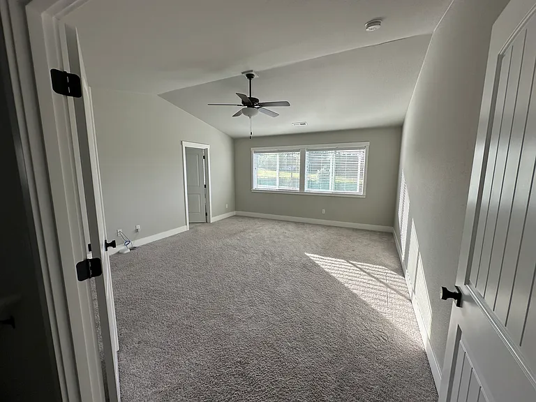 Main bedroom (upstairs)
