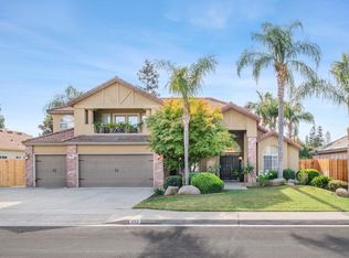 452 W Omaha Ave, Clovis, CA