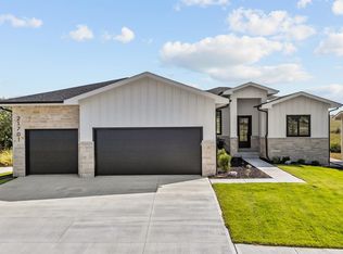 21701 B St, Elkhorn, NE 68022