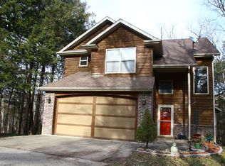 567 Fairlawn Dr, Hollister, MO 65672
