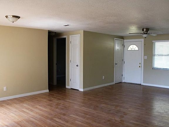 3rd image of 1410 Coppertree Dr