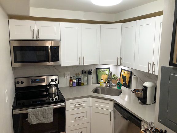 5th image of 4616 N Wolcott Ave APT 207