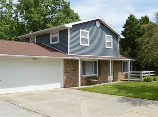4932 Maplecrest Rd, Fort Wayne, IN 46835