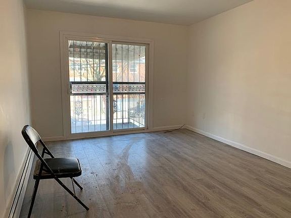 4th image of 562 Bolton Ave Floor 2