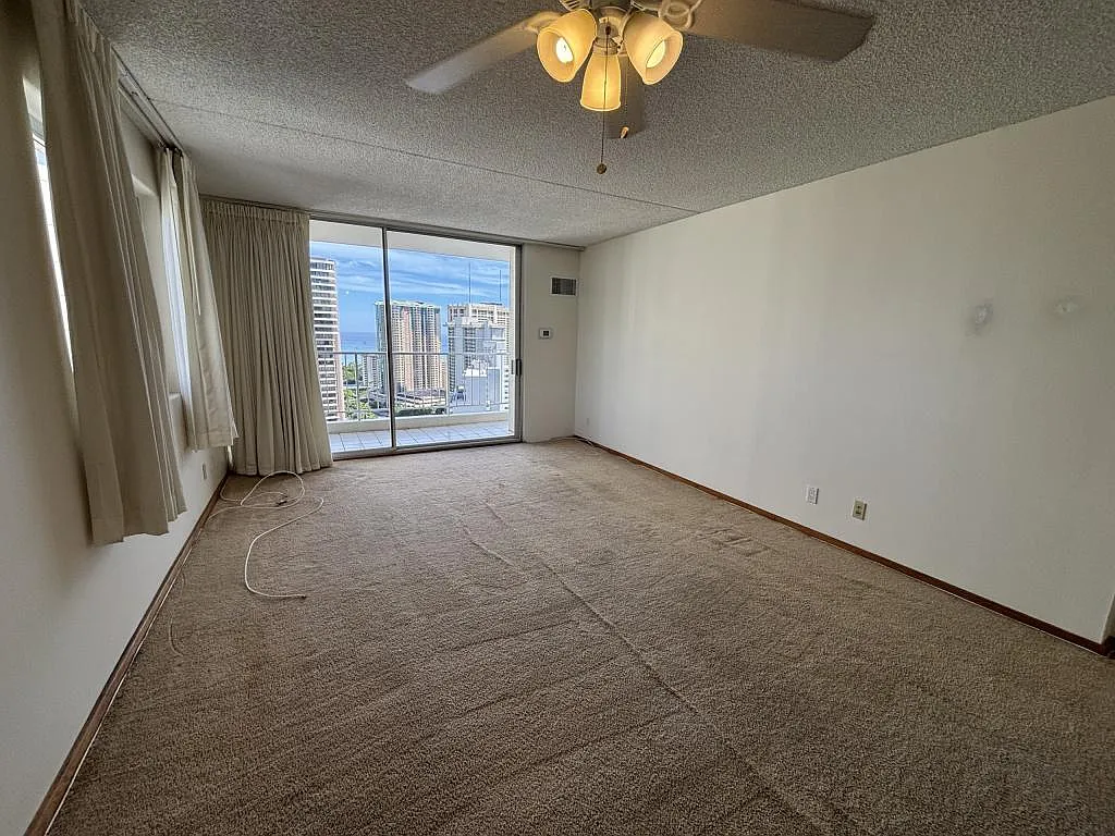 400 Hobron Ln #3215 — Photo 2