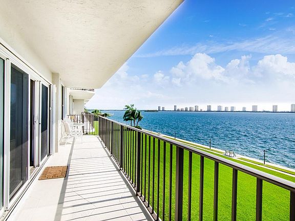 4th image of 801 Lake Shore Dr APT 309