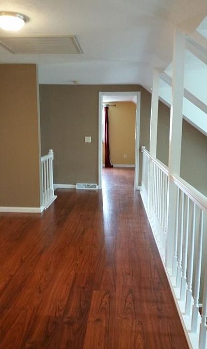 1st image of 440 Greenwood Ct