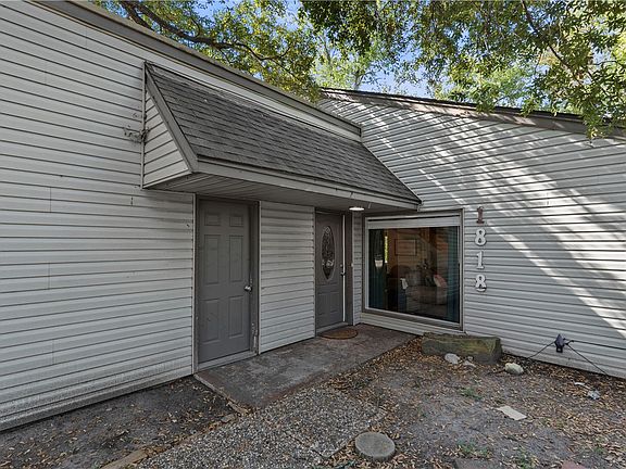 3rd image of 1818 Langford St