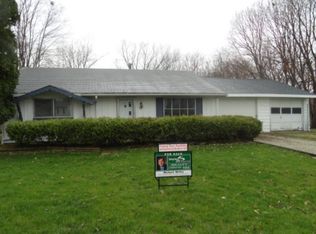 70 Imperial Dr, Galesburg, IL 61401