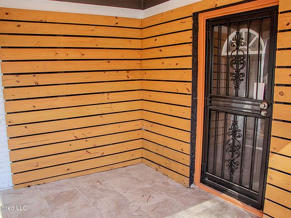 4th image of 404 Downing St