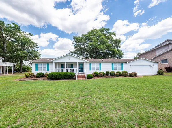 1529 Waters Edge Dr, Summerton, SC 29148