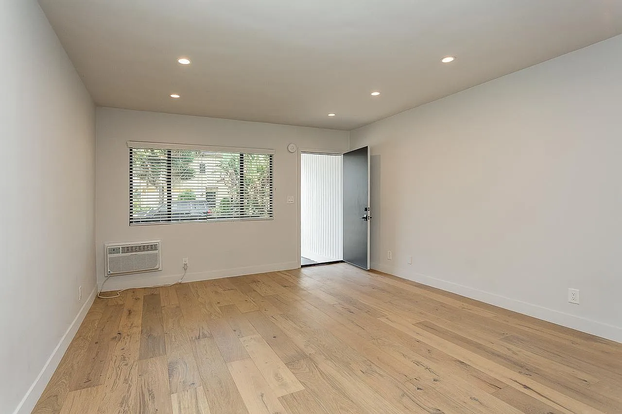 Studio, 400 sqft, $1,495 — Photo 1
