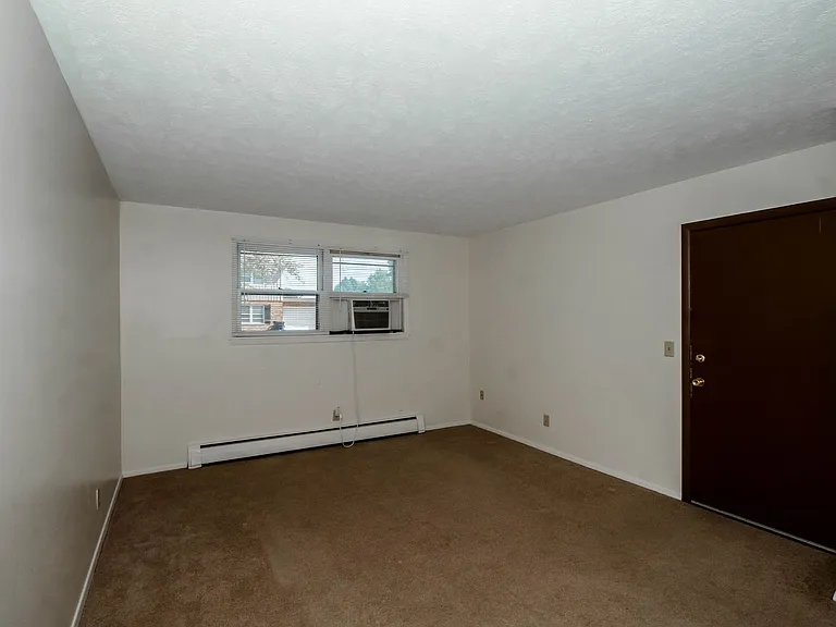 215 Lindell Dr — Photo 7