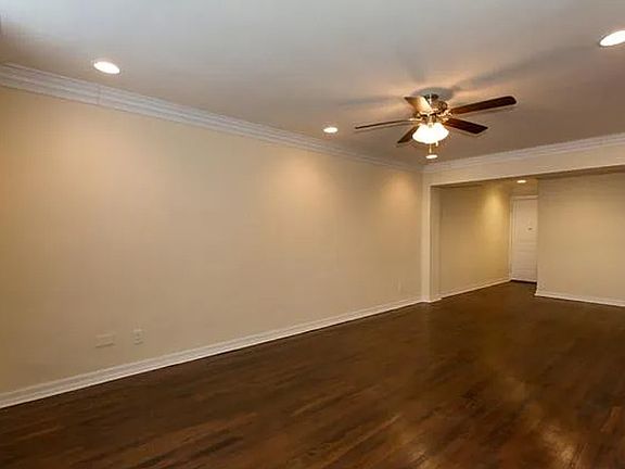 4th image of 27 Garden Ct #2