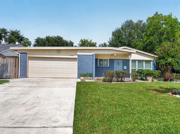 7002 Leader St, Houston, TX 77074