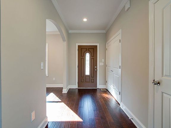 2nd image of 641 Shetland Dr