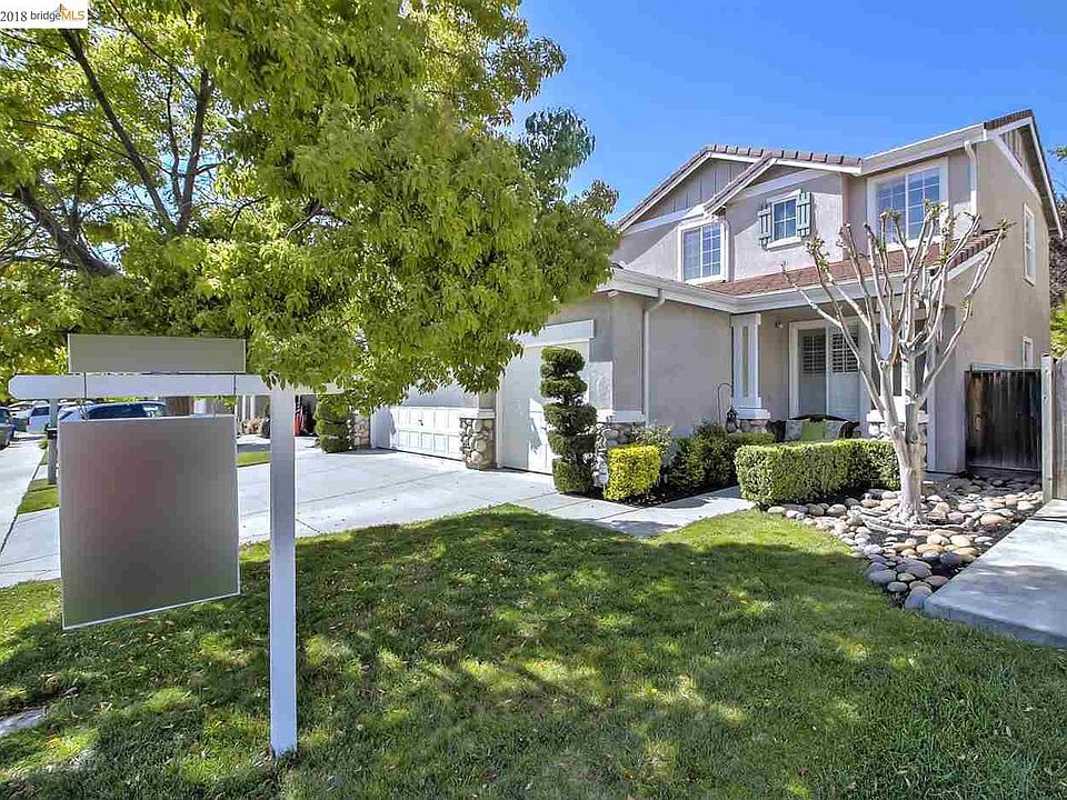 1st image of 73 Plumeria Ct