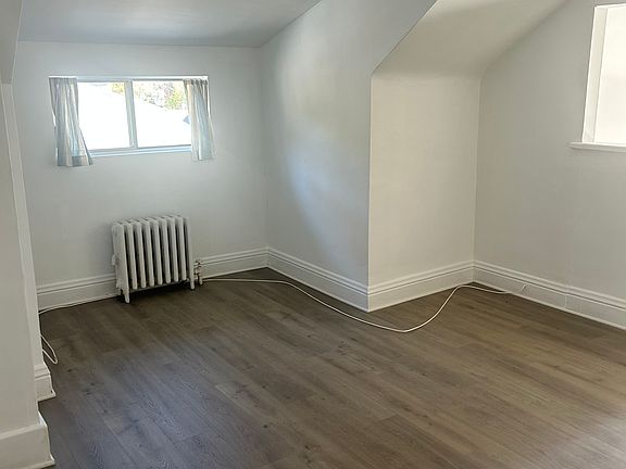 2nd image of 287 Islip Ave Floor 1