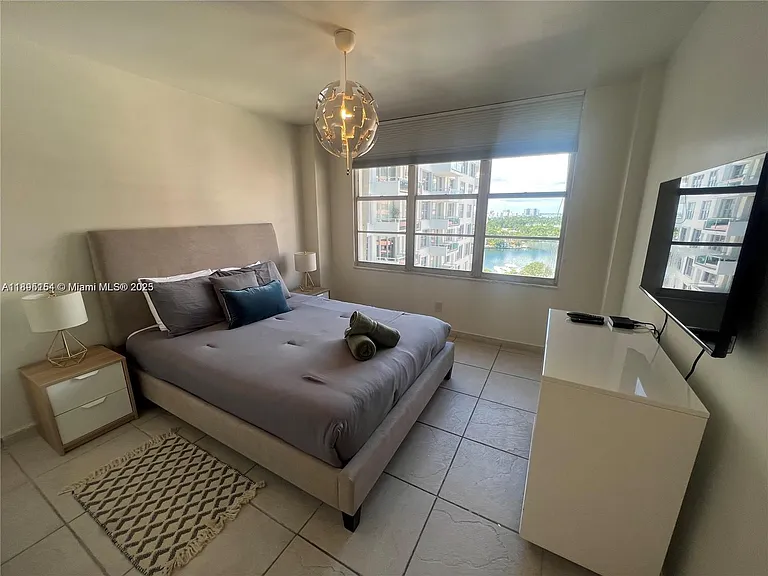5161 Collins Ave #1211 — Photo 13