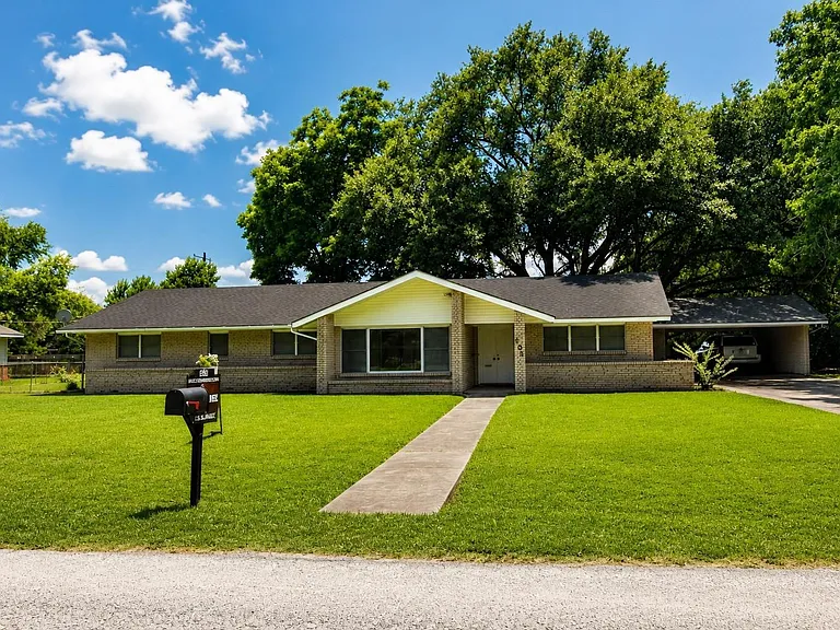 804 Merry Ln — Photo 15
