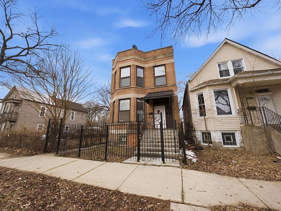 1st image of 7242 S May St Floor 2