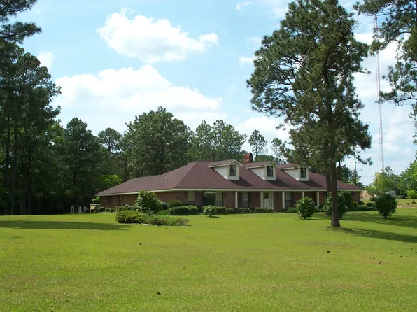111 Holliday Dr, Poplarville, MS 39470