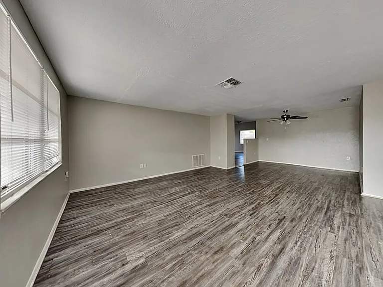 7431 San Moritz Dr — Photo 18