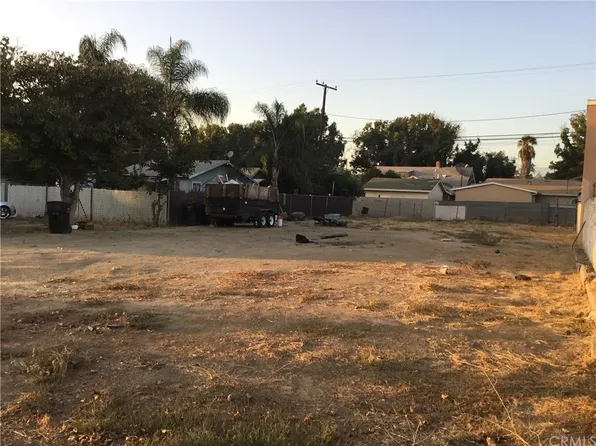 725 W Holt Ave, Pomona, CA 91768
