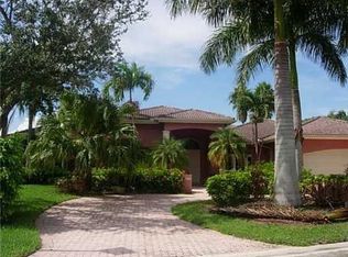 570 Enclave Cir W, Pembroke Pines, FL 33027