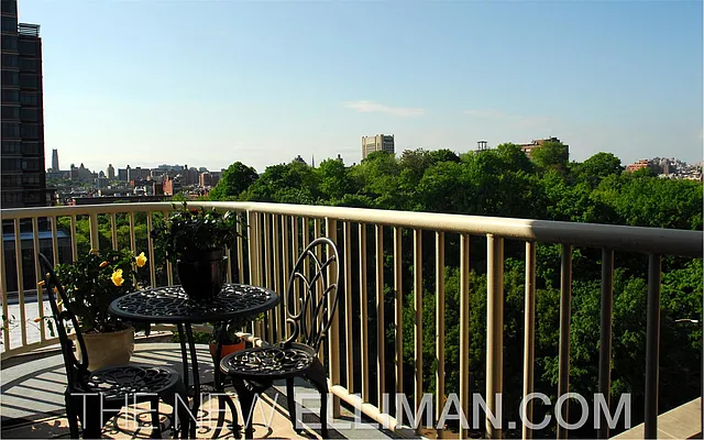 Sold by Douglas Elliman | media 23