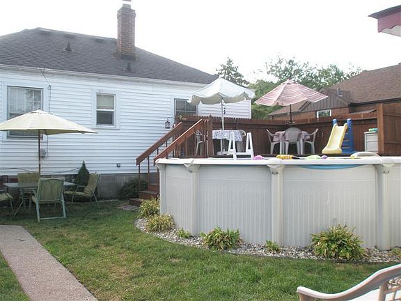 2nd image of 6927 Olcott Ave