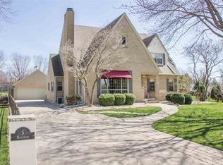 5 Maplewood Ln, Geneseo, IL 61254