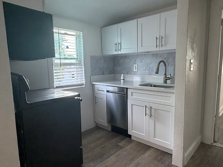 159 E Lincoln Ave #3 — Photo 6
