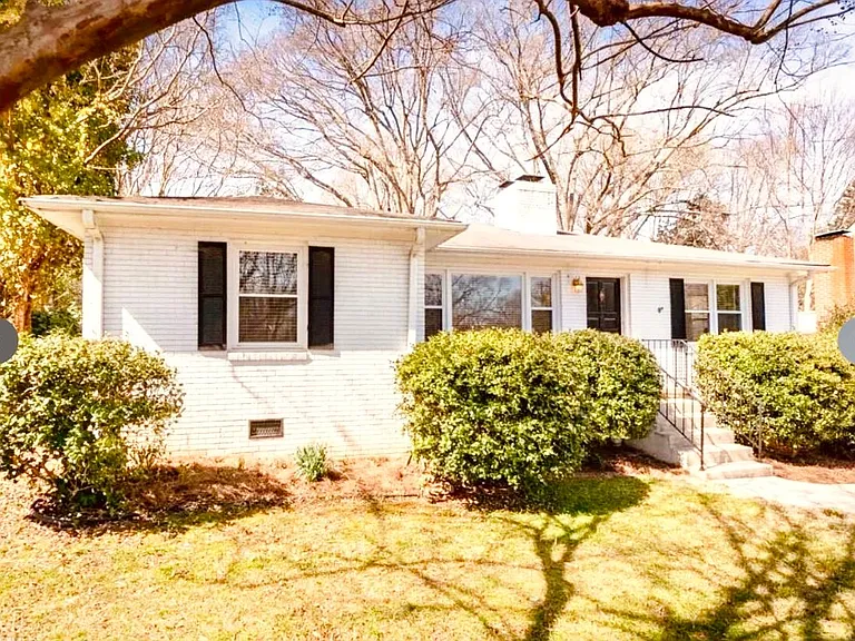 1207 Briarcliff Rd — Photo 1