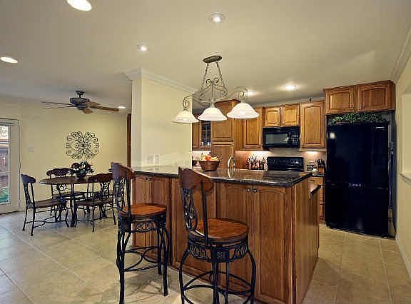 3rd image of 5916 Birchbrook Dr APT 134