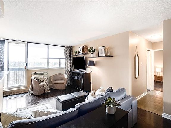 4th image of 3501 Glen Erin Dr #605