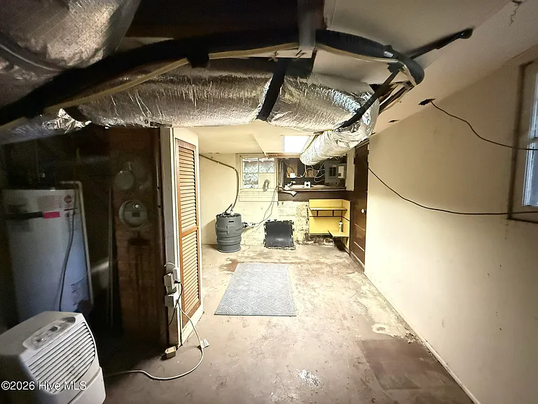360 E Maine Ave — Photo 28
